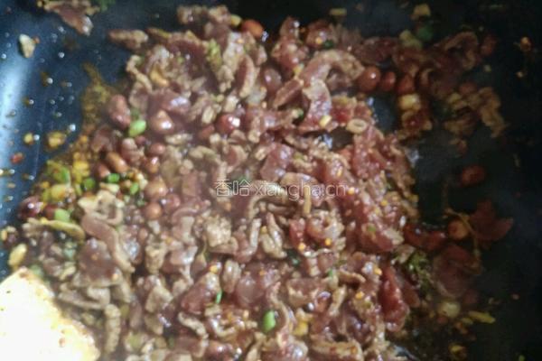 芹菜炒牛肉的做法图解10
