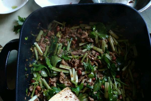 芹菜炒牛肉的做法图解11