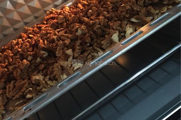 琥珀核桃仁的做法图解5