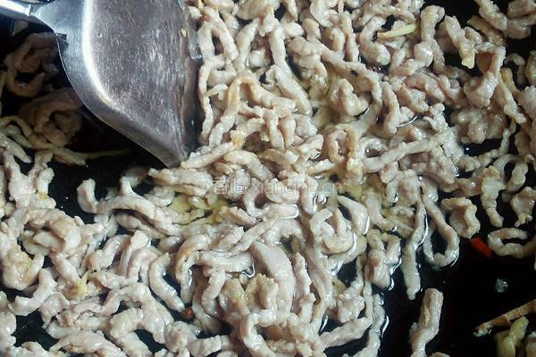 芹菜炒肉的做法图解5
