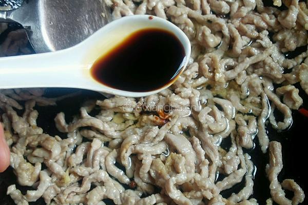 芹菜炒肉的做法图解6