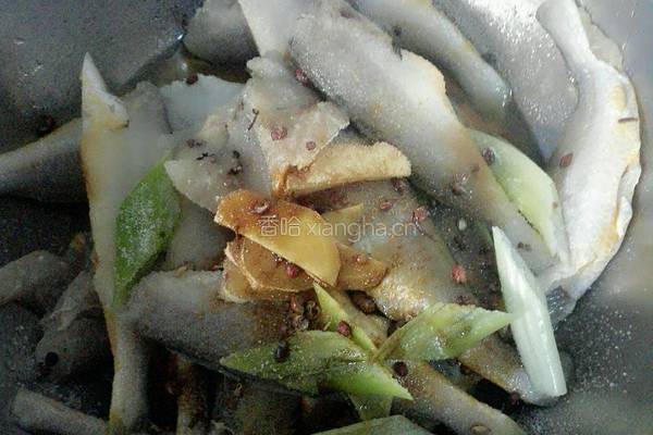 香炸小黄花鱼的做法图解1