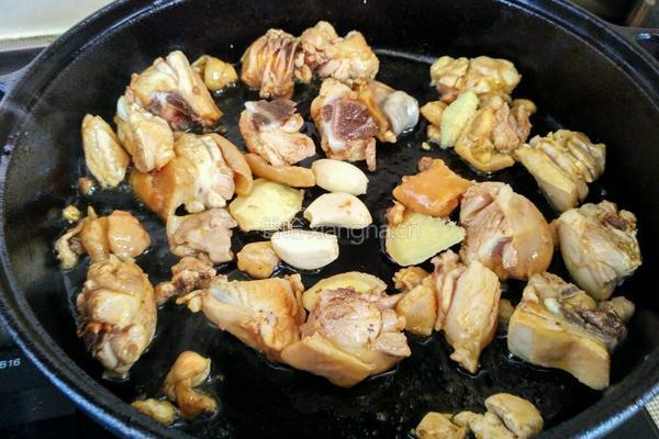 杏鲍菇烧鸡腿的做法图解7