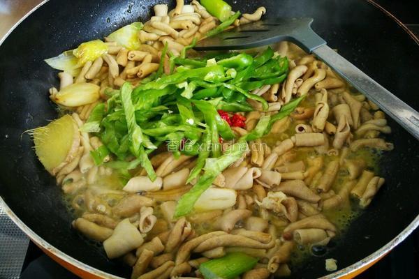 青椒炒鹅肠的做法图解5