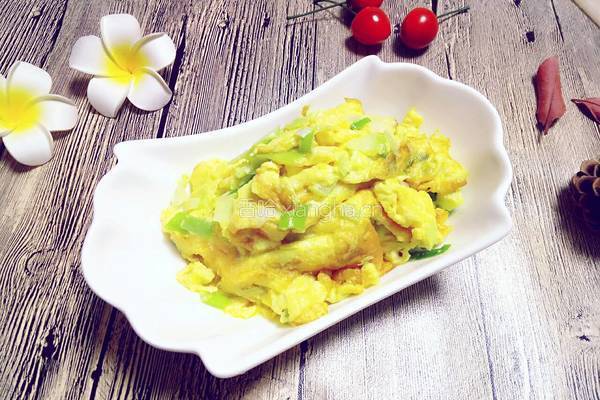 胡麻油炒葱花鸡蛋的做法图解8