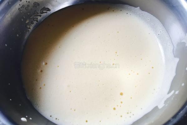 香蕉牛奶松饼的做法图解3