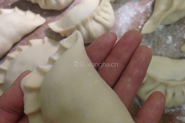 香菇胡萝卜肉饺的做法图解8