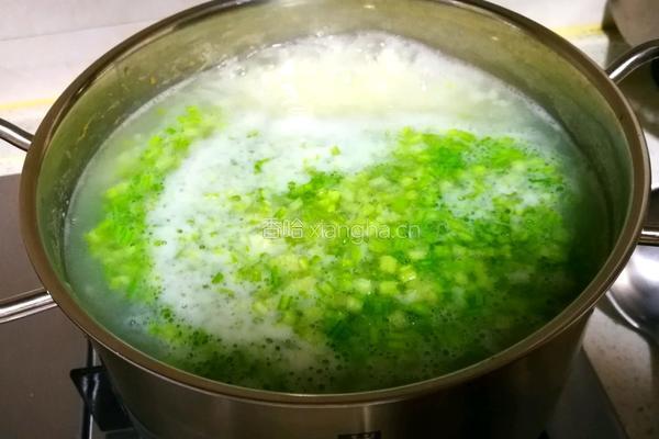 芹菜虾仁粥的做法图解2