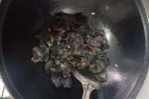 蒜末木耳的做法图解4