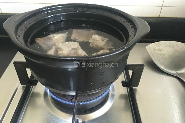 萝卜石斛骨头汤的做法图解7