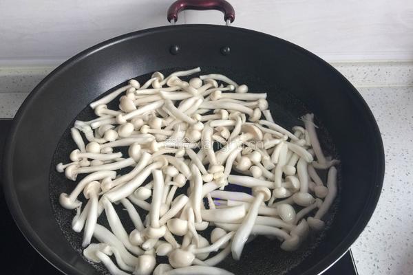 素炒白玉菇的做法图解1
