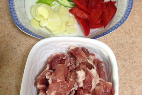 大球盖菇炒肉的做法图解6