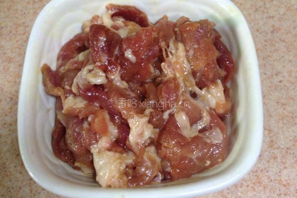大球盖菇炒肉的做法图解7