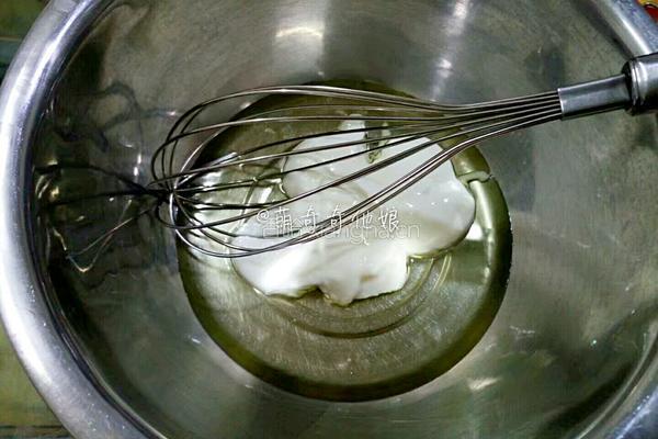 青井老师の酸奶戚风的做法图解2