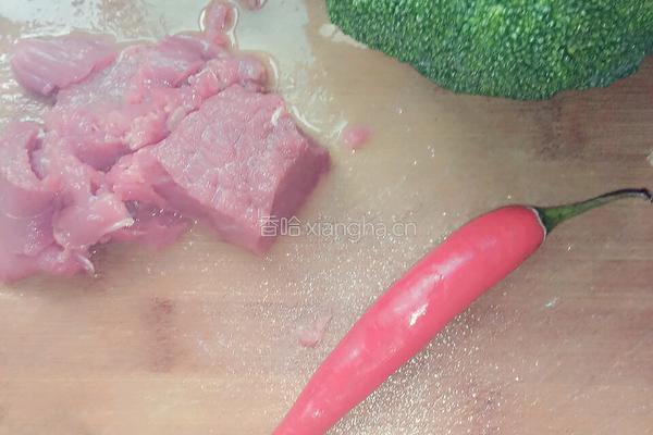 西兰花炒牛肉的做法图解1