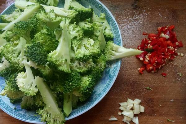 西兰花炒牛肉的做法图解5