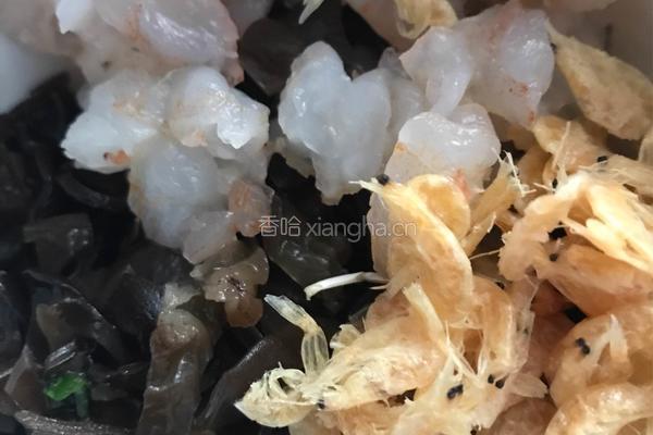 素三鲜小白菜饺子的做法图解2
