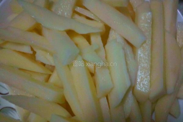 红烧土豆条的做法图解1