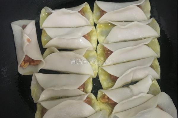 玉米鲜肉锅贴的做法图解11