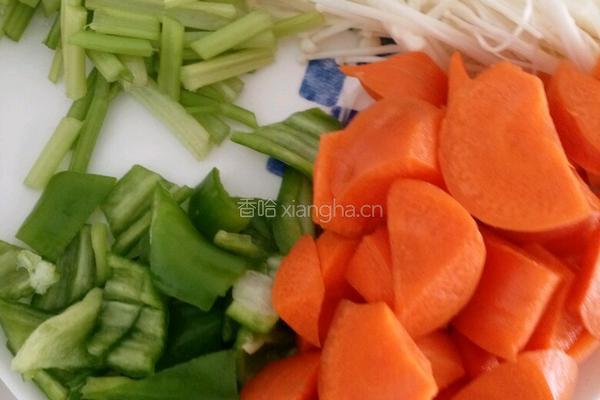 肥肠煲的做法图解2