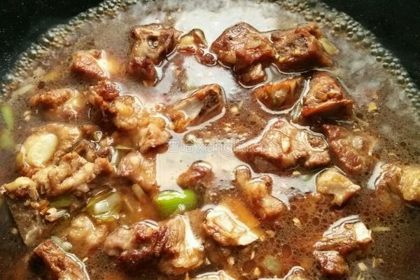 土豆焖排骨的做法图解8
