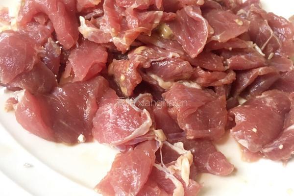三丝牛肉的做法图解1