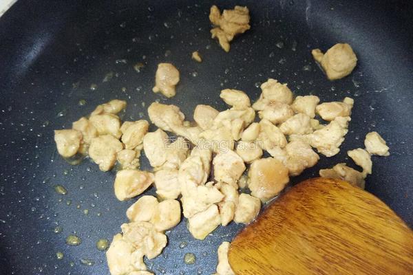 香辣洋葱鸡胸肉的做法图解3