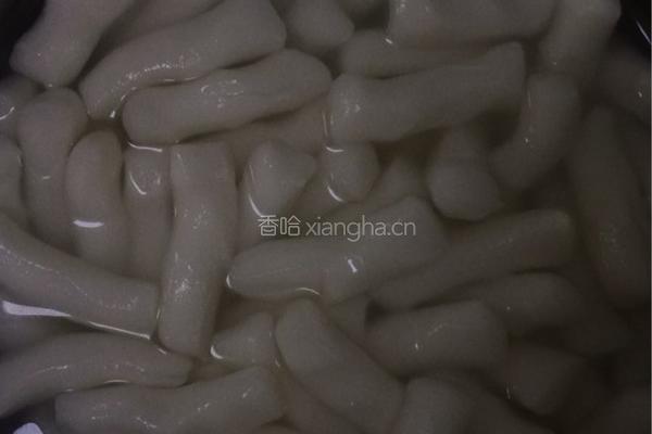 韩式年糕火锅的做法图解1