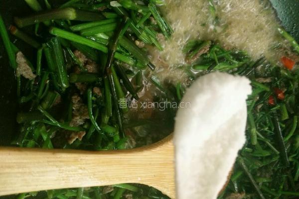 野芹菜炒牛肉的做法图解10