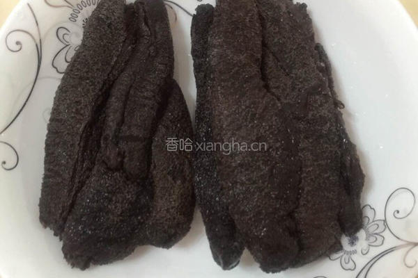 鱼胶炖黑沙海参汤的做法图解3