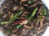 榛蘑尖椒肉丝的做法[图]
