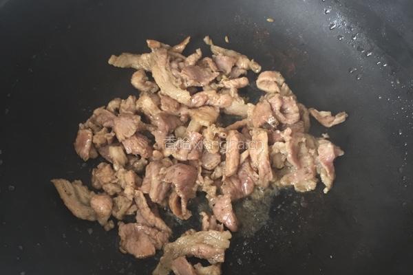 榛蘑尖椒肉丝的做法图解4