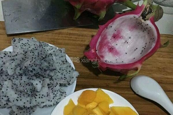 火龙芒果椰汁西米露的做法图解3