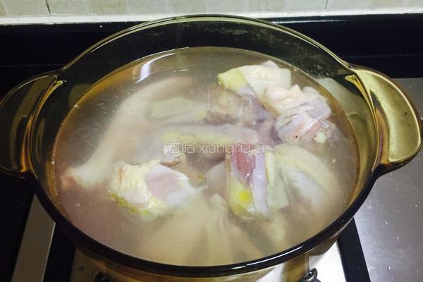 猴头菇炖鸡汤的做法图解4