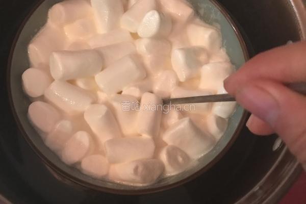 巧克力酱冰激淋的做法图解2