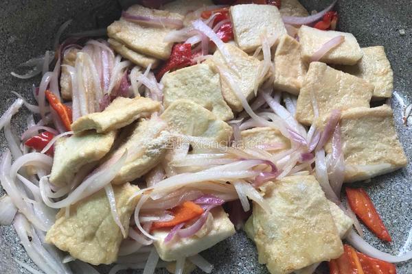 洋葱炒千叶豆腐的做法图解10