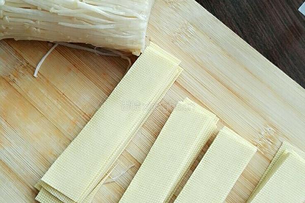 锡纸金针菇的做法图解2