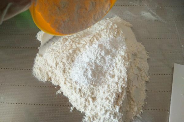 枣泥蛋黄饼的做法图解3