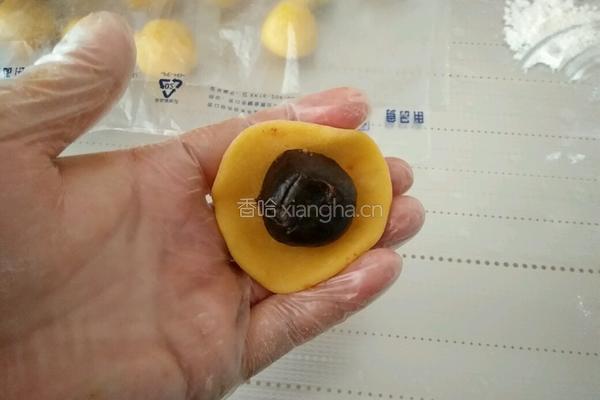 枣泥蛋黄饼的做法图解15