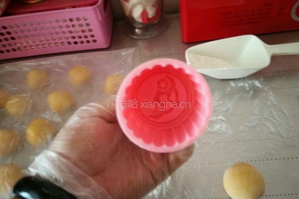 枣泥蛋黄饼的做法图解19