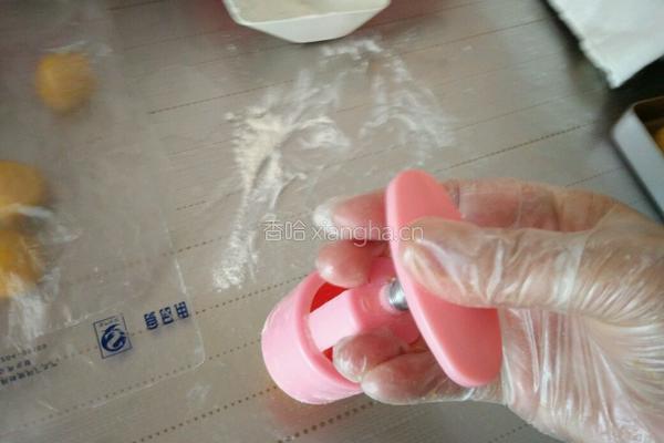 枣泥蛋黄饼的做法图解20