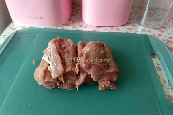 果语自制胡萝卜猪肉松的做法图解1