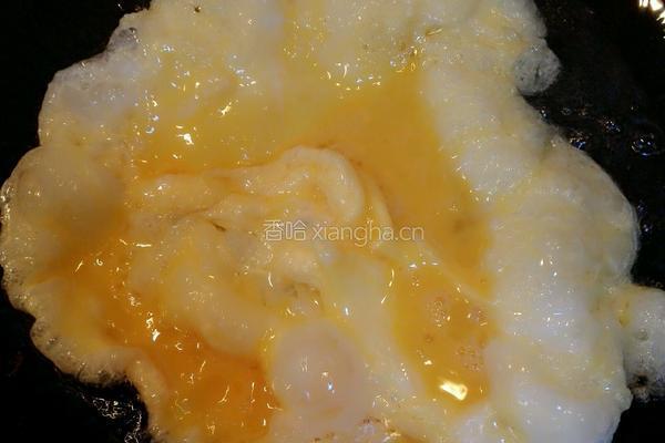 蒜毫炒鸡蛋的做法图解2