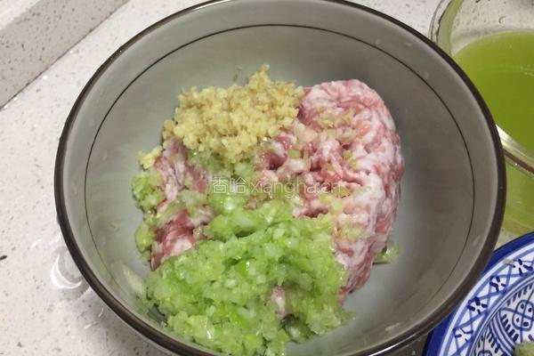 芹菜猪肉饺子的做法图解8