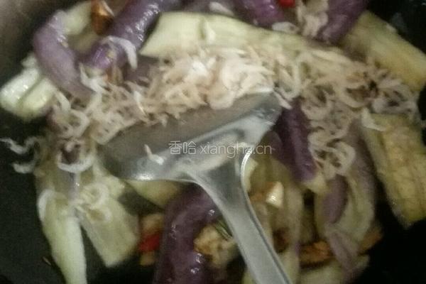 茄子炒虾皮的做法图解6