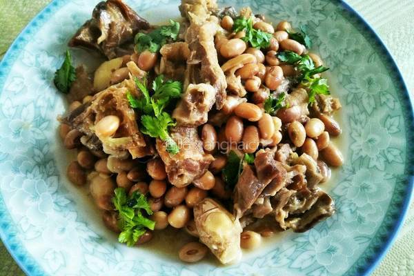 腊鸭腿炖黄豆的做法图解8