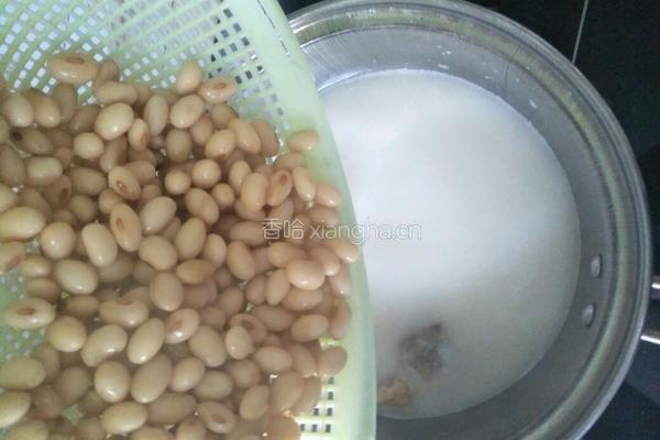 腊鸭腿炖黄豆的做法图解5