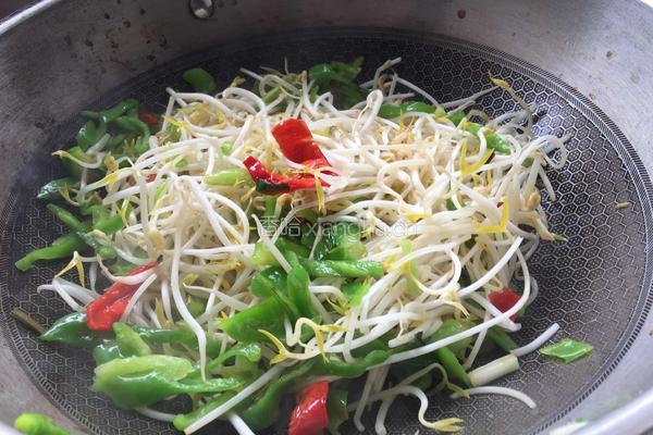 青椒豆芽的做法图解4