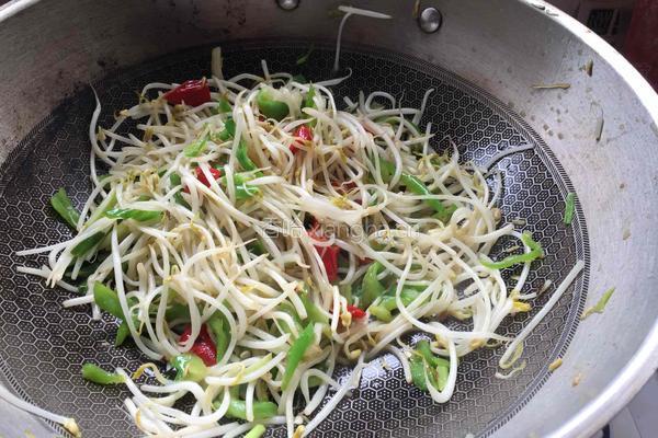青椒豆芽的做法图解5