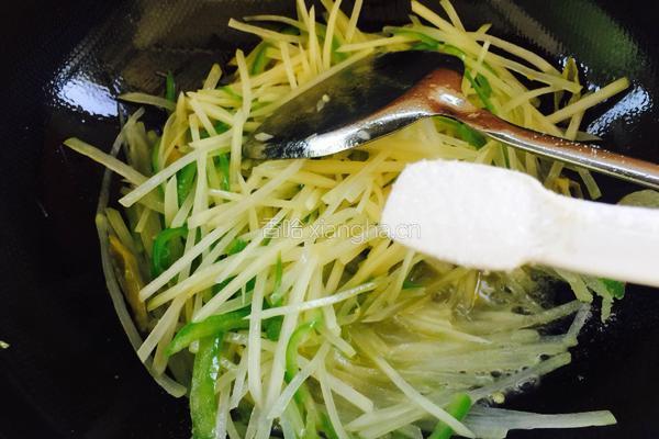 双椒土豆丝的做法图解7